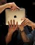 アップルが発表したタブレット型コンピューター「ｉＰａｄ（アイパッド）」（ロイター）