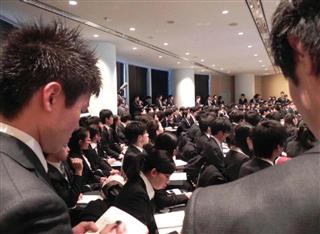 三井物産　社会人・新卒合同説明会に５１００人　門戸広げ通年採用への布石に