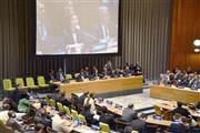 ５月２２日、米ニューヨークの国連本部で開かれたＮＰＴ（核拡散防止条約）再検討会議の全体会合。スクリーン中央に映し出されているのはタウス・フェルキ議長＝２０１５年（共同）