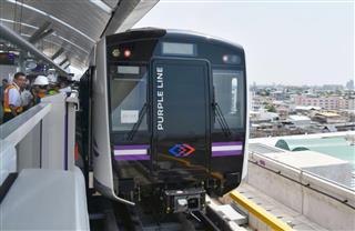 バンコク市内を試運転するパープルラインの車両(共同) バンコク市内を試運転するパープルラインの車両(共同)