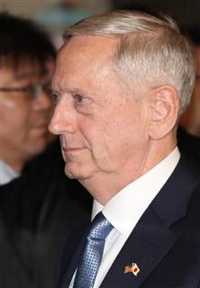 会談を終え、外務省を出るマティス米国防長官=3日午後、東京・霞が関(古厩正樹撮影) 会談を終え、外務省を出るマティス米国防長官=3日午後、東京・霞が関(古厩正樹撮影)