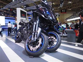 ヤマハ発動機が世界初公開した大型三輪バイクのコンセプト車=東京都江東区の東京ビッグサイト ヤマハ発動機が世界初公開した大型三輪バイクのコンセプト車=東京都江東区の東京ビッグサイト