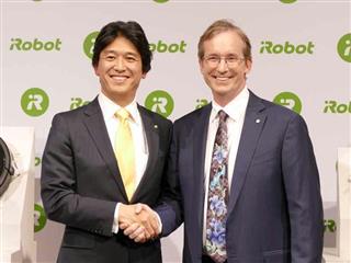 アイロボットジャパンの挽野元氏(左)と米アイロボットのコリン・アングル氏 アイロボットジャパンの挽野元氏(左)と米アイロボットのコリン・アングル氏