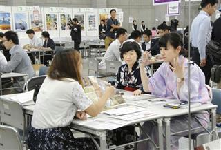 日本政府観光局が九州の観光地をPRするため開いた商談会=27日午前、熊本県益城町 日本政府観光局が九州の観光地をPRするため開いた商談会=27日午前、熊本県益城町