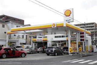 東京都内のガソリンスタンド=4月 東京都内のガソリンスタンド=4月