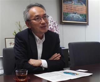 「日本はIT関連特許が欧米より比較的認められやすい」と説明する嶋野邦彦特許技監。この環境をIoT戦略にどう生かすのか 「日本はIT関連特許が欧米より比較的認められやすい」と説明する嶋野邦彦特許技監。この環境をIoT戦略にどう生かすのか