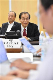 平成30年度末の液晶テレビ世界販売1千万台に自信を示すシャープの戴正呉社長(南雲都撮影) 平成30年度末の液晶テレビ世界販売1千万台に自信を示すシャープの戴正呉社長(南雲都撮影)