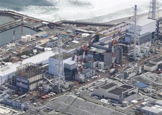 東京電力福島第1原発。左から1、2、3、4号機=4日 東京電力福島第1原発。左から1、2、3、4号機=4日