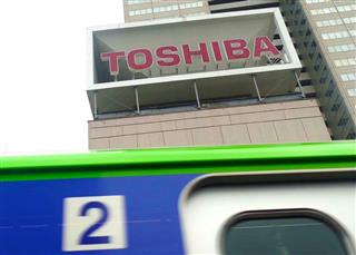 東芝メモリ売却のメドがついた東芝だが、態勢の立て直しに向けた課題は多い=東京都港区(原田史郎撮影) 東芝メモリ売却のメドがついた東芝だが、態勢の立て直しに向けた課題は多い=東京都港区(原田史郎撮影)