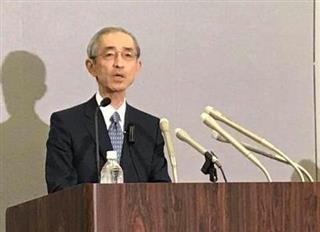 記者会見する全国銀行協会の平野信行会長=18日午後、東京都千代田区 記者会見する全国銀行協会の平野信行会長=18日午後、東京都千代田区