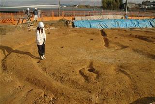 弥生時代の竪穴建物を増築した跡が見つかった美濃山古墳=京都府八幡市 弥生時代の竪穴建物を増築した跡が見つかった美濃山古墳=京都府八幡市