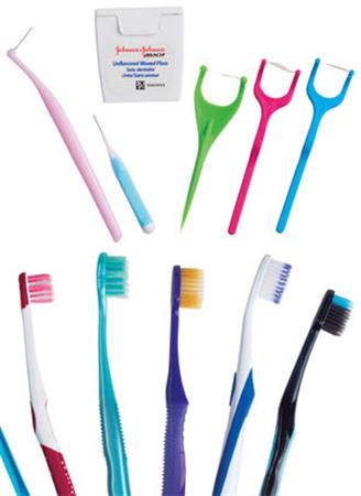 （上）歯ブラシだけではよく磨ききれないという人は、デンタルフロスや歯間ブラシなどの道具と組み合わせて使おう。（下）ヘッドの大小、毛の硬軟、毛先の形状など様々な種類がある歯ブラシ。自分に合った究極の1本を見つけよう（PRESIDENT Onlineより）