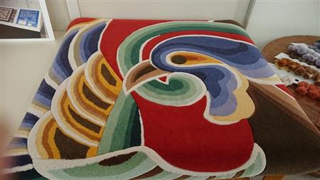 歌舞伎座に納入された絨毯のサンプル。実物は異なる部分もある