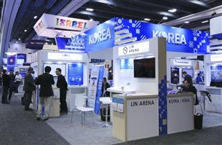 「RSAカンファレンス」会場のイスラエル(奥)と韓国(手前)のパビリオン=3月上旬、米サンフランシスコ(共同) 「RSAカンファレンス」会場のイスラエル(奥)と韓国(手前)のパビリオン=3月上旬、米サンフランシスコ(共同)