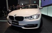 ビー・エム・ダブリューが追加し発表したニューＢＭＷ３シリーズにＢＭＷ３２０ｉ＝９日午後、東京都千代田区（小野淳一撮影）
