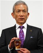 「プレミアムローストコーヒー」を紹介する日本マクドナルドの原田泳幸ＣＥＯ