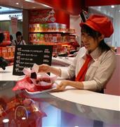 江崎グリコが東京駅構内にオープンしたアンテナショップ「ぐりこ・やＫｉｔｃｈｅｎ」