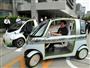 ダイハツの「ピコ」（右）とトヨタ車体の「ＣＯＭＳＣｏｎｃｅｐｔ」