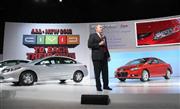 ホンダが２０１１年４月のニューヨークモーターショーで披露した新型シビック（同社提供）