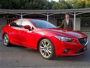 新型「アテンザ」を紹介する開発担当主査の梶山浩さん