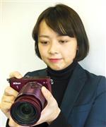 ミラーレス一眼カメラの新製品「ニコン１Ｊ３」＝東京都千代田区