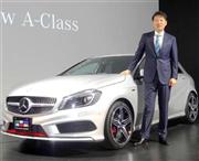 新型「Ａクラス」を紹介するメルセデス・ベンツ日本の上野社長＝東京都港区