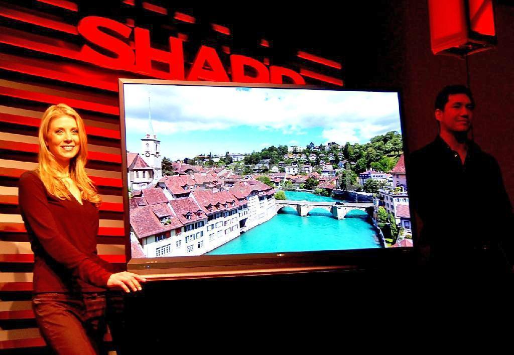 シャープが発表会で披露した４Ｋテレビ＝米ラスベガス（板東和正撮影）