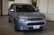 三菱自動車が１月に発売したプラグインハイブリッド車「アウトランダーＰＨＥＶ」