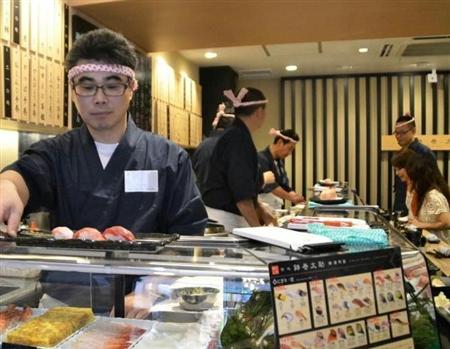 ２６日に開店した小僧寿しの「築地鉢巻太助」＝東京都台東区