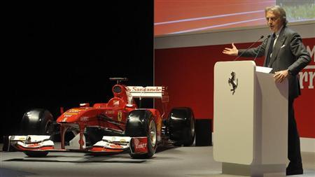 ８日、記者会見するフェラーリのモンテゼモロ会長＝イタリア北部マラネロ（ＡＰ）