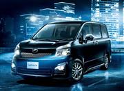 トヨタ自動車が５月１３日に発売したミニバン「ヴォクシー」の特別仕様車「ＺＳ“煌Ｚ”」（同社提供）