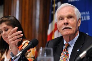 環境保護に熱心なターナー氏、米火力発電と組む　“水と油”太陽光で提携