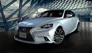 トヨタが全面改良して発売した「レクサスＩＳ」
