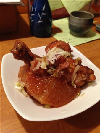 こだわりの料理とお酒でお待ちしています！＝２０１３年３月３１日、東京都港区新橋の学生居酒屋「あるばか」（学生居酒屋「あるばか」４代目メンバー撮影）