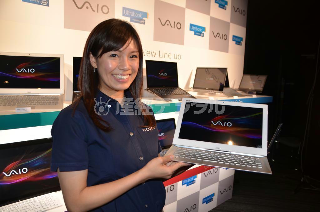 軽さや性能の高さを打ち出すソニーの夏モデルパソコン＝１０日、東京都中央区