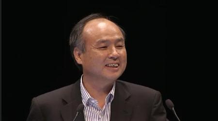 株主総会で質問に答える孫正義ソフトバンク社長 (動画配信サービス「Ｕstream」より)