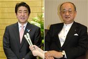 成長戦略の柱に「国際戦略特区」を掲げた安倍晋三首相（左）に対し、「特区より規制緩和を」と注文する中野健二郎・元三井住友銀行副会長