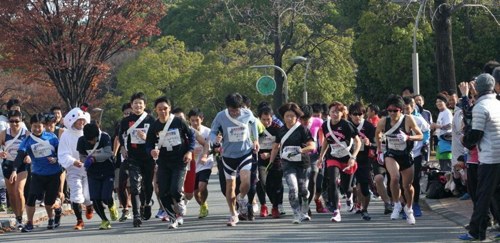 ミズノの社内駅伝大会＝平成２３年１２月、大阪・長居公園