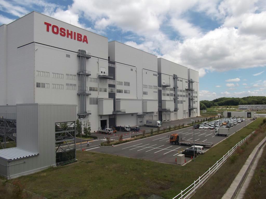 東芝が生産能力を増強する四日市工場＝三重県四日市市