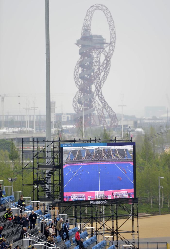 ２０１２年のロンドン五輪に設置されたパナソニックの大型スクリーン（同社提供）