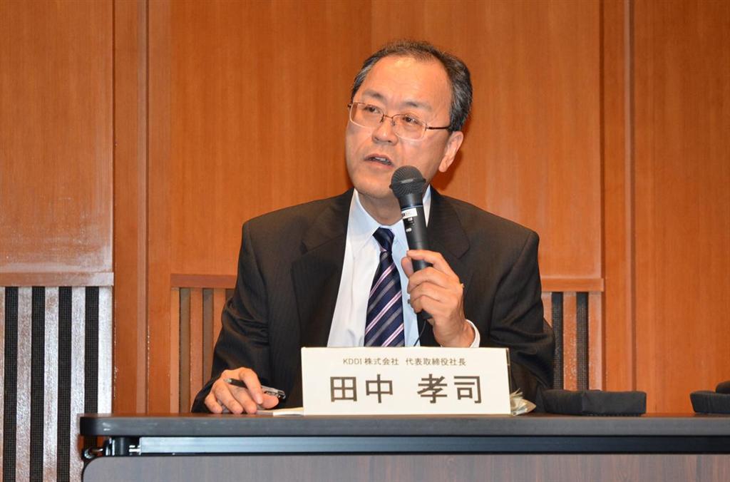 会見で通信障害への対策とＬＴＥネットワーク戦略について発表するＫＤＤＩの田中孝司社長＝２日、東京都千代田区