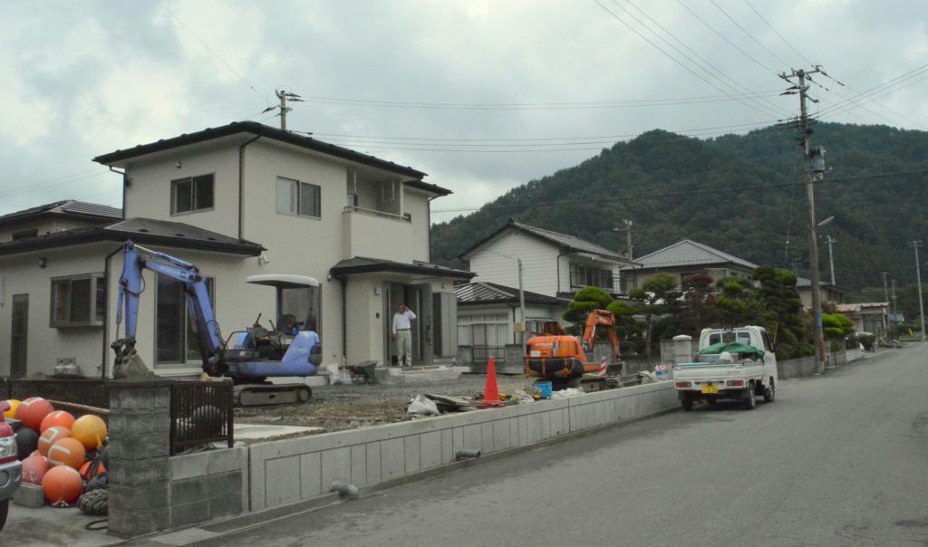 住宅地の上昇率で全国１位となった大槌町大ケ口。新築住宅の建設が続いている＝岩手県大槌町
