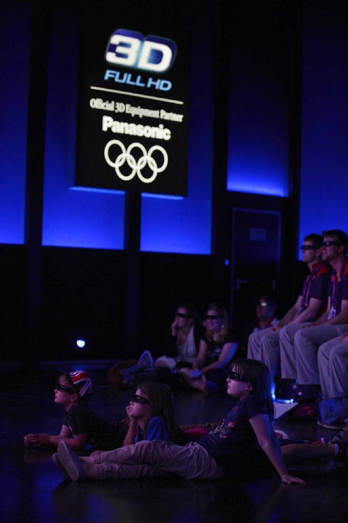 パナソニックがロンドン五輪期間中、会場内に設置した「３Ｄシアター」。来場者が、五輪の開会式や競技映像の３Ｄ放送などを楽しんだ（同社提供）