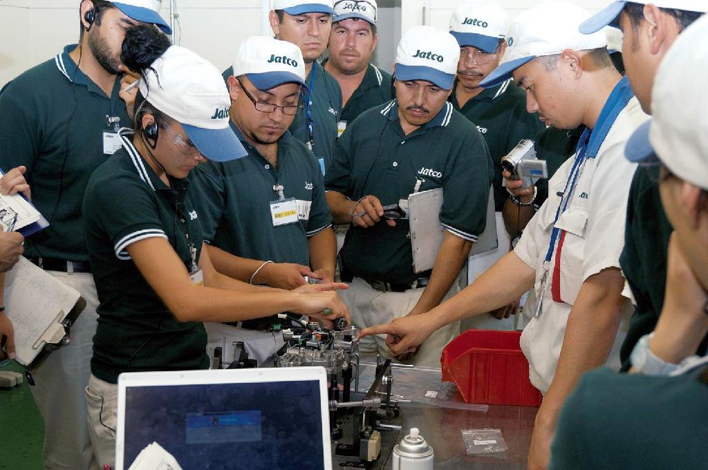 開発・生産に当たっては、メキシコ工場のスタッフとも綿密な打ち合わせを行った