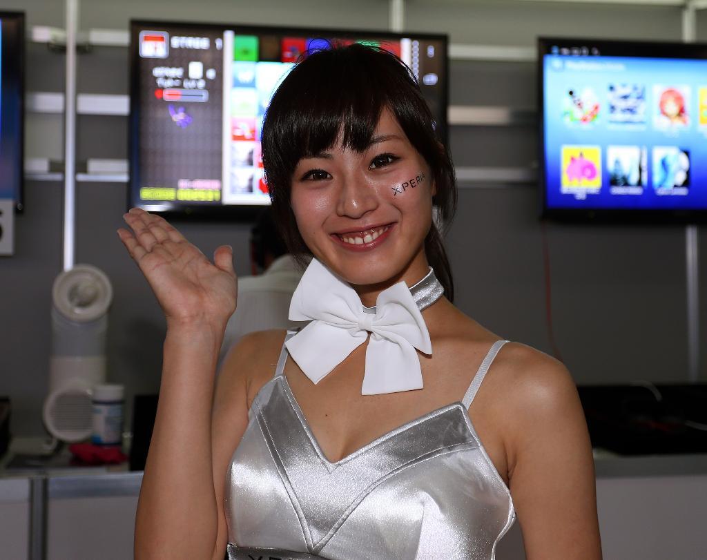 東京ゲームショウ２０１３。週末コンテンツ「コンパニオン特集」ＸＰＥＲＩＡの女性＝１９日、千葉市の幕張メッセ（小野淳一撮影）