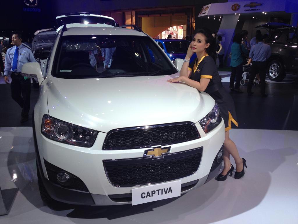ＧＭのスポーツ用多目的車（ＳＵＶ）「シボレーキャプティバ」＝９月１９日、ジャカルタ（飯田耕司撮影）