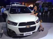 ＧＭのスポーツ用多目的車（ＳＵＶ）「シボレーキャプティバ」＝９月１９日、ジャカルタ（飯田耕司撮影）