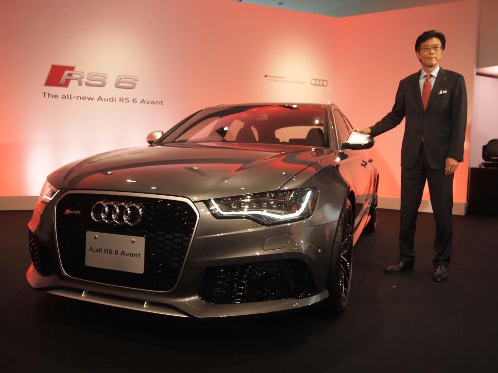 アウディＲＳ６アバントの発売を発表するアウディジャパンの大喜多寛社長＝８日、東京都渋谷区