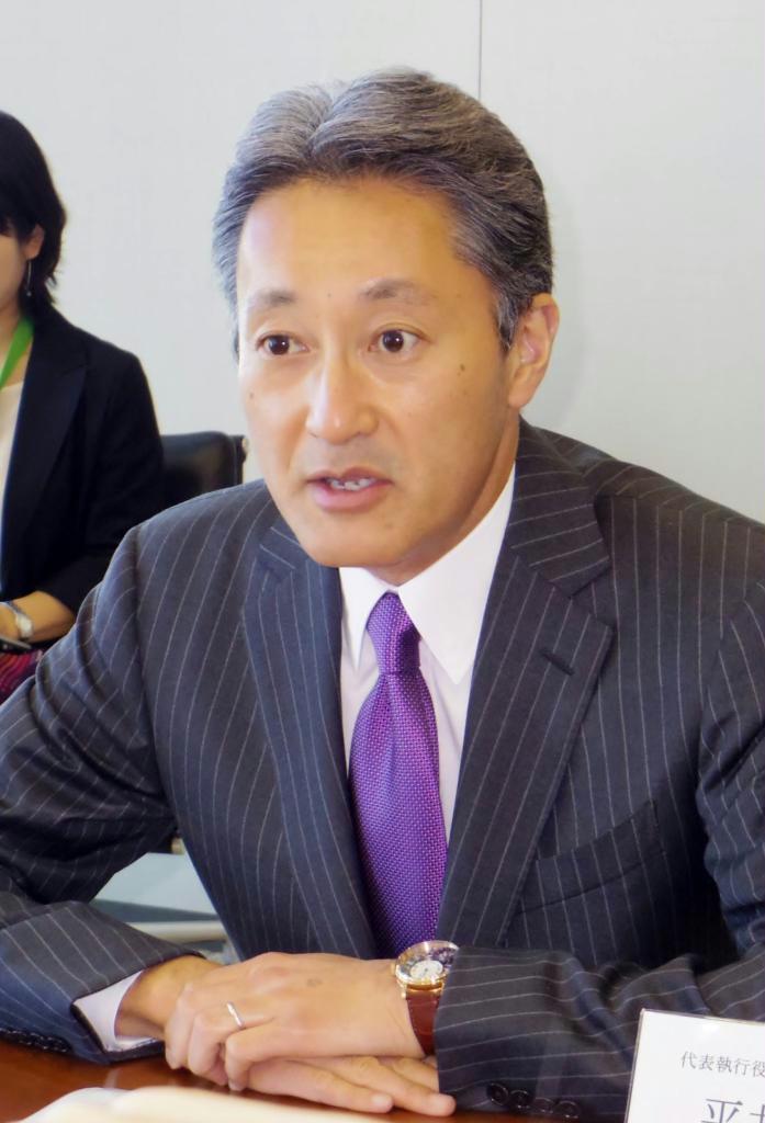 インタビューに応じるソニーの平井一夫社長＝１１日、東京都港区