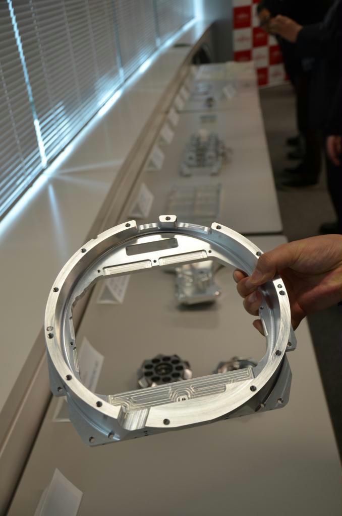 富士通が製造業向け支援サービスで受託製造した精密部品の製作例